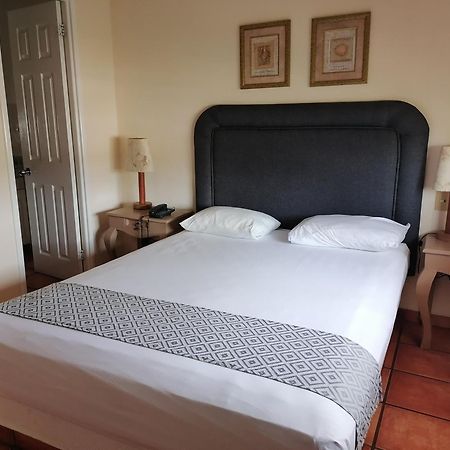 Suites Las Palmas San José del Cabo Екстериор снимка